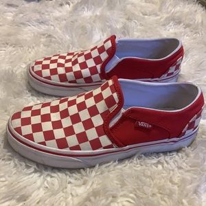 Red and white checkered vans ❤️